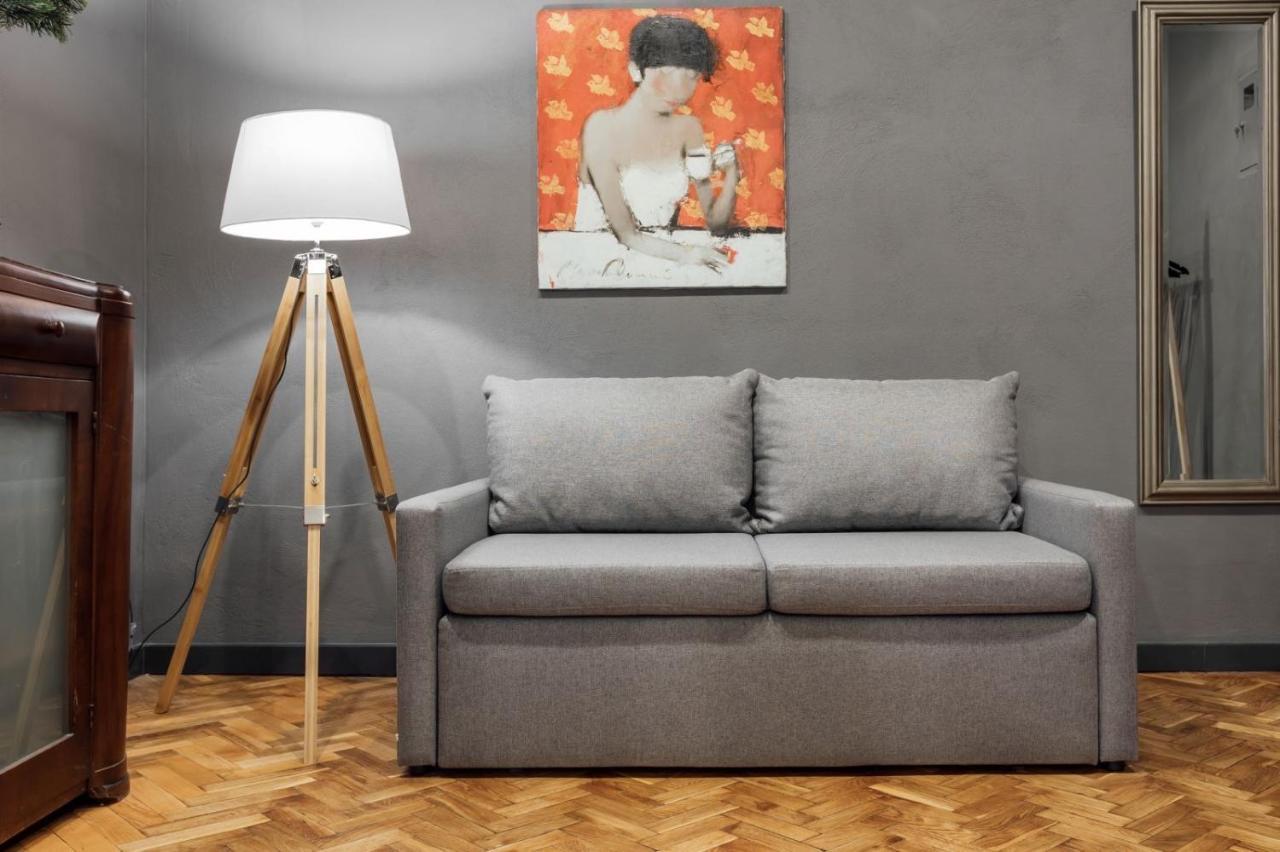 Apartment On Hnatiuka With Parking Lviv Buitenkant foto
